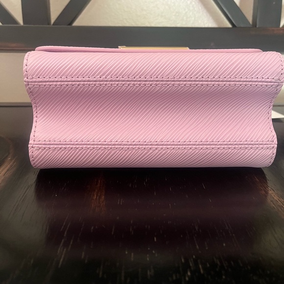 BRAND NEW! Louis Vuitton Twist PM Pink - Picture 5 of 13